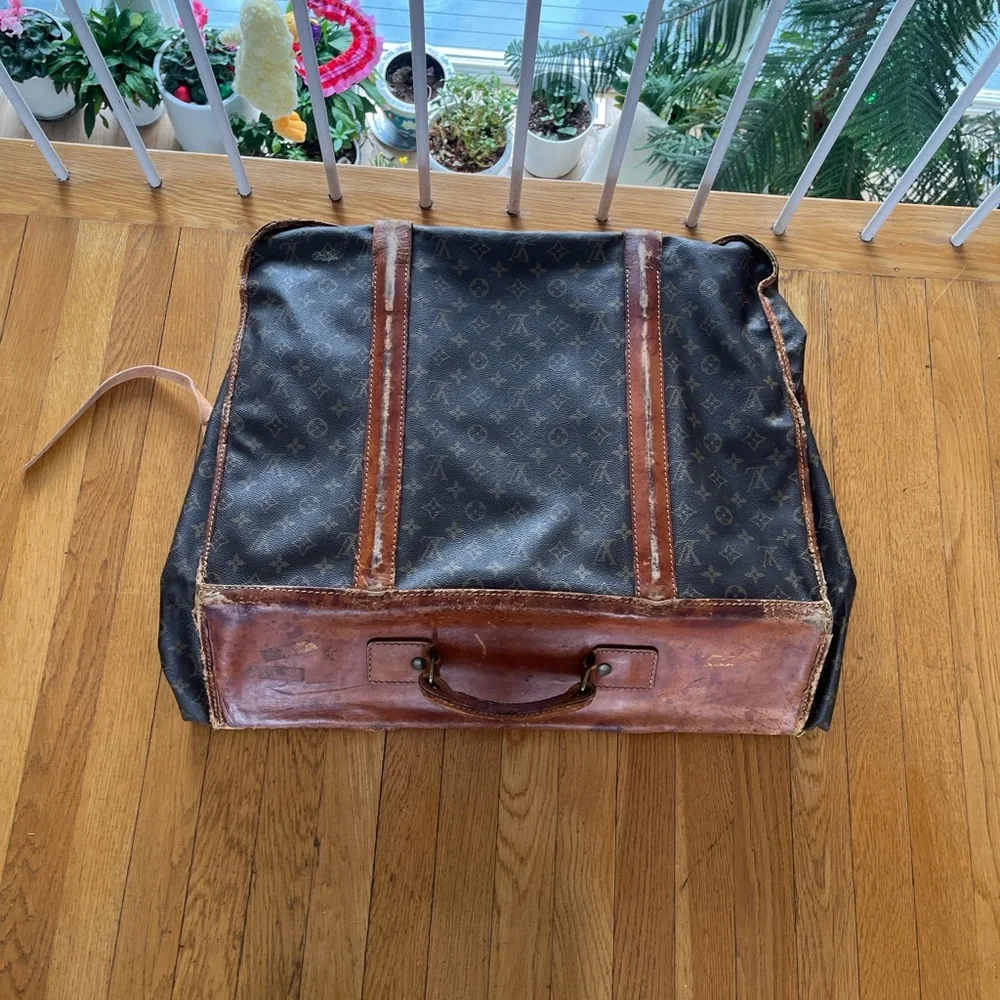Louis Vuitton Garment Bag - Picture 12 of 14